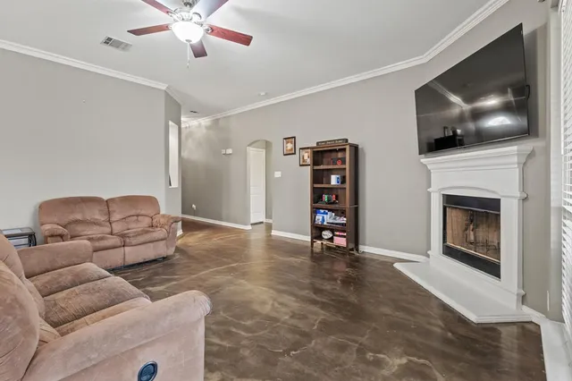 $349,990 | 1510 White Willow Lane, Arlington, TX 76002