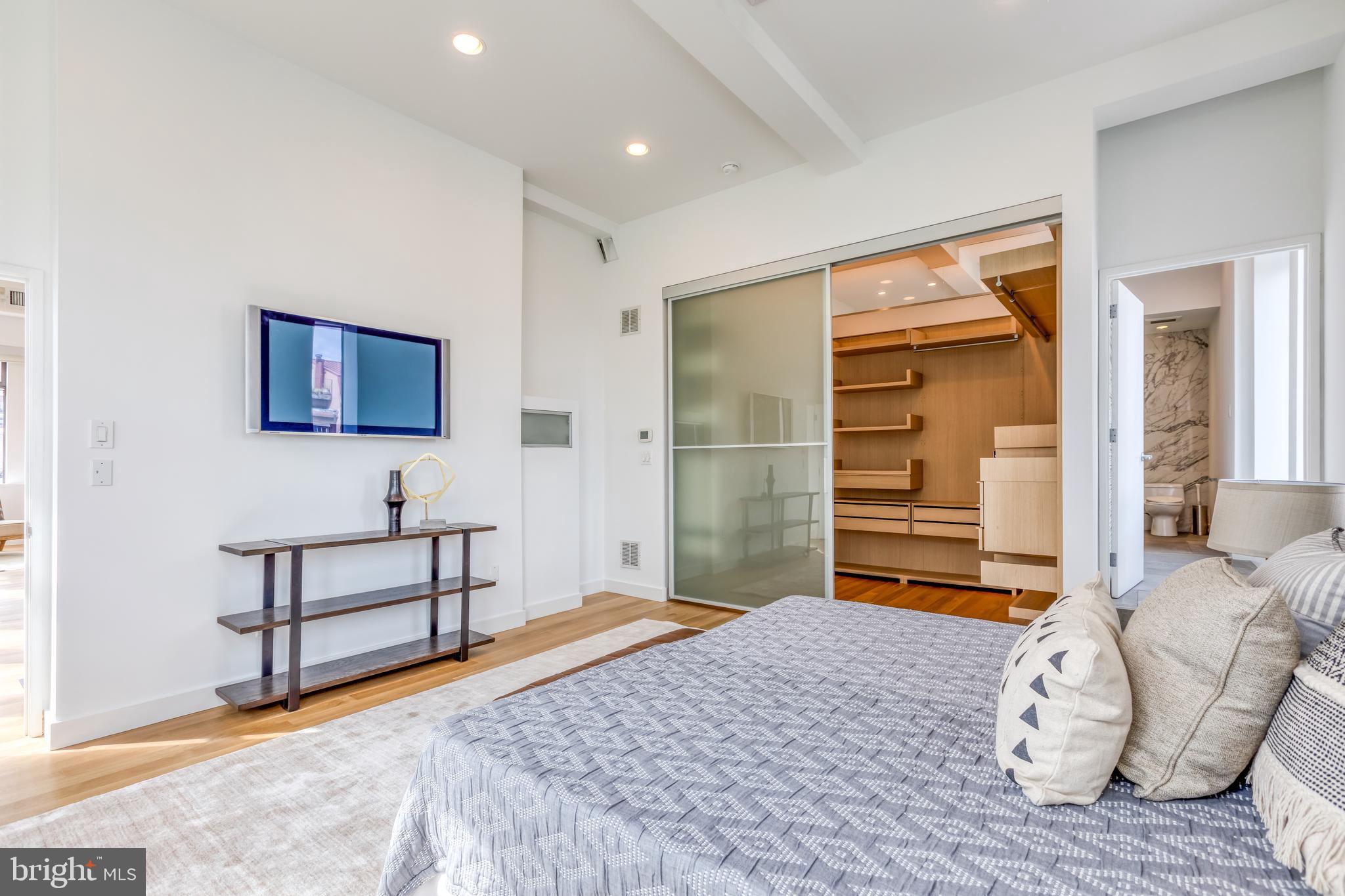 115 Cuthbert Street, Unit E Philadelphia, PA 19106 - Photo 18 of 40