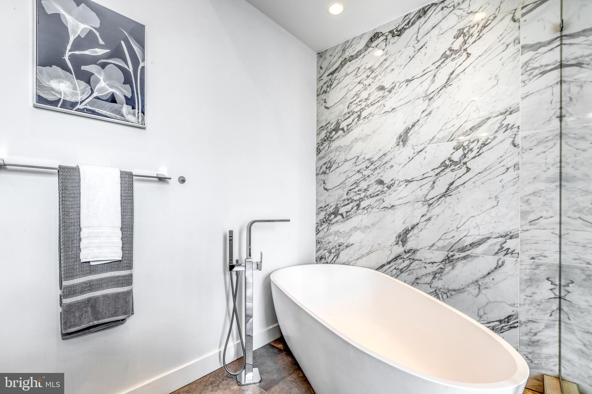 115 Cuthbert Street, Unit E Philadelphia, PA 19106 - Photo 23 of 40