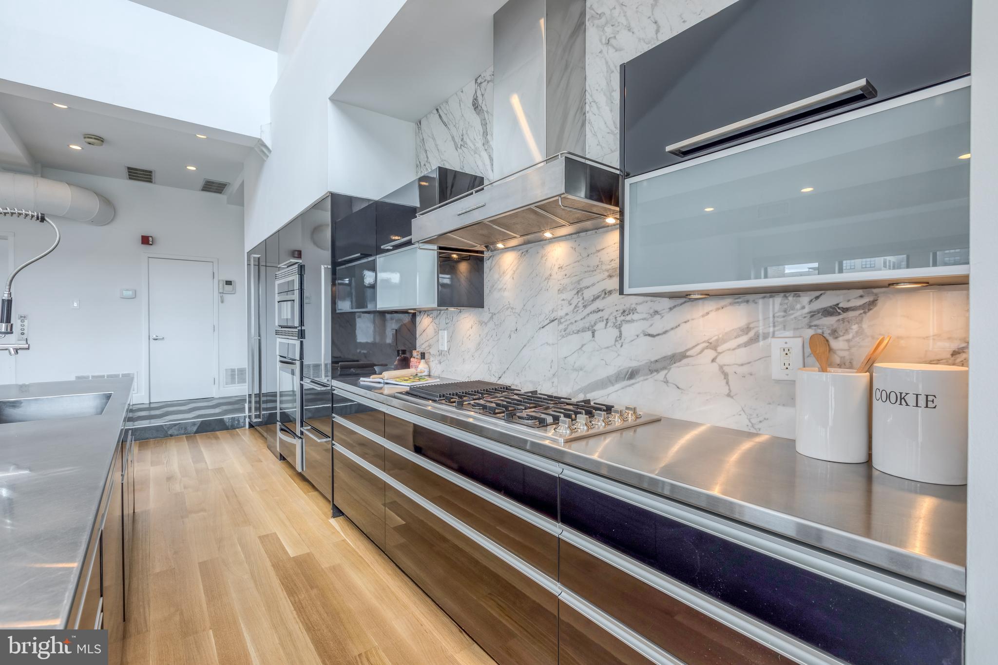 115 Cuthbert Street, Unit E Philadelphia, PA 19106 - Photo 10 of 40