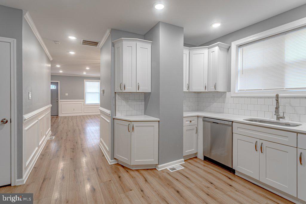 215 North Fairview Street Riverside, NJ 08075 - Photo 8 of 25 a view of a kitchen with electric appliances