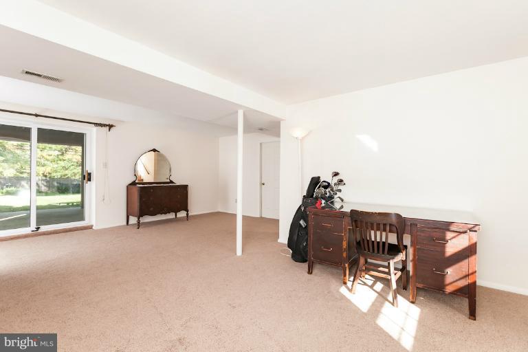 4538 Ambermill Road Baltimore, MD 21236 - Photo 2 of 30 Family Room