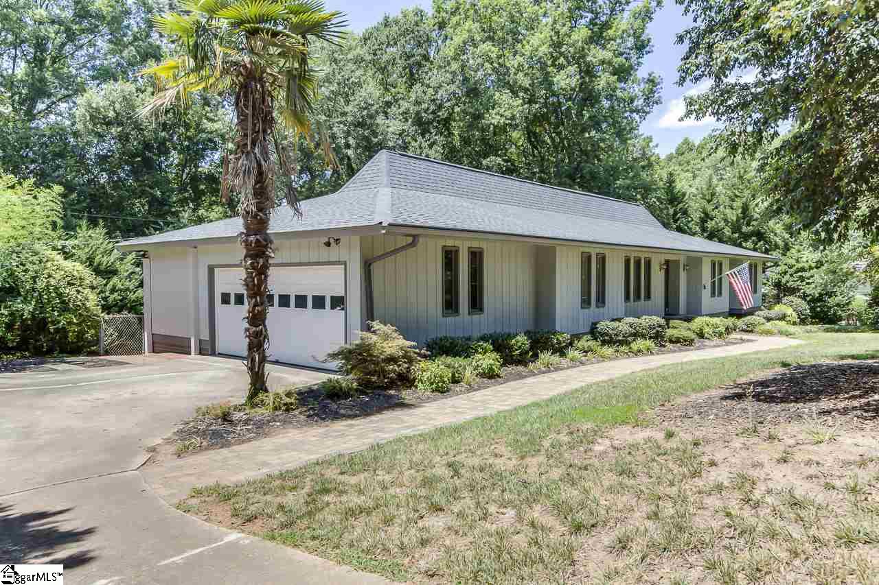 17 Pilgrims Point Road Greenville, SC 29615 - Photo 2 of 36 Gallery Image 2