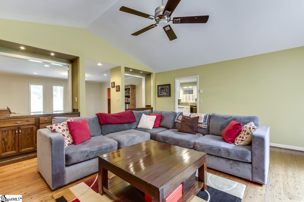 17 Pilgrims Point Road Greenville, SC 29615 - Photo 16 of 36 Gallery Image 16