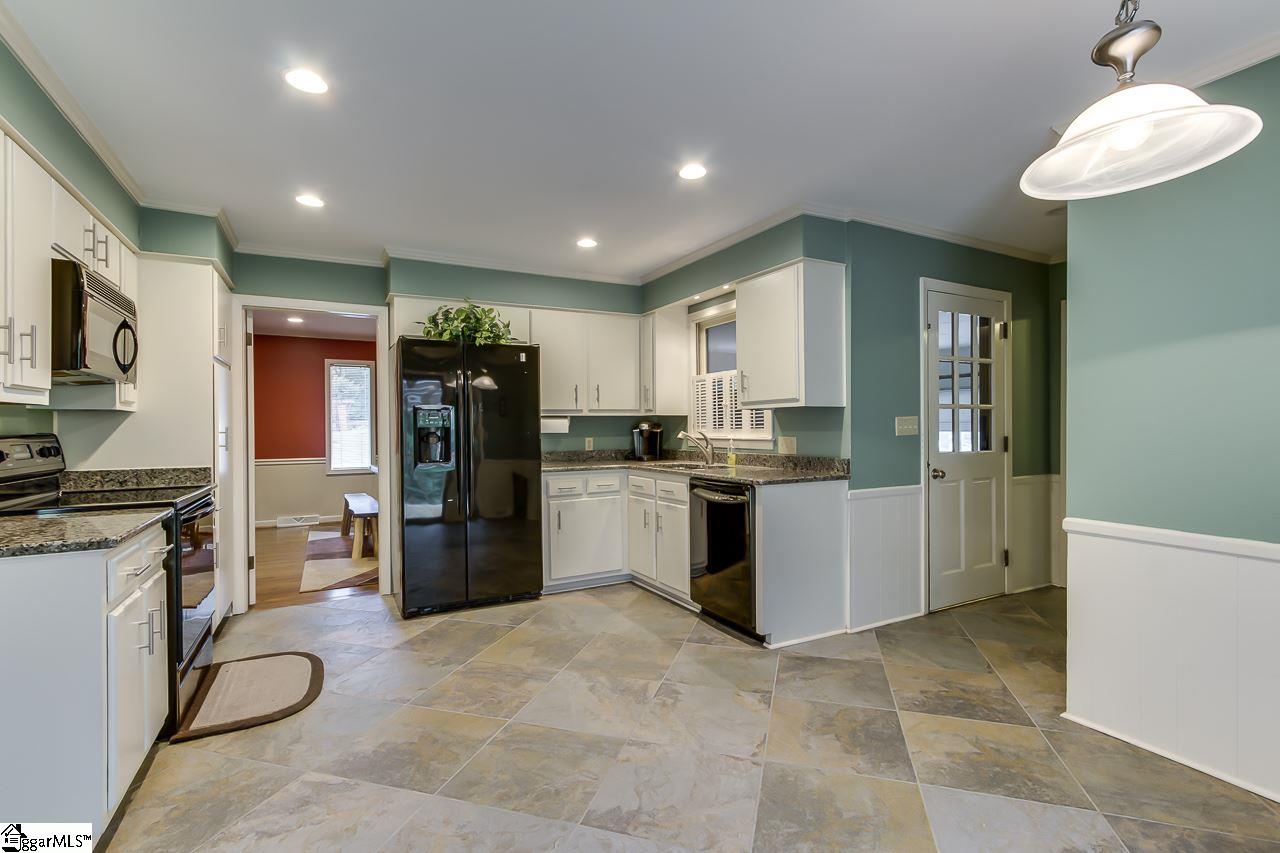17 Pilgrims Point Road Greenville, SC 29615 - Photo 17 of 36 Gallery Image 17