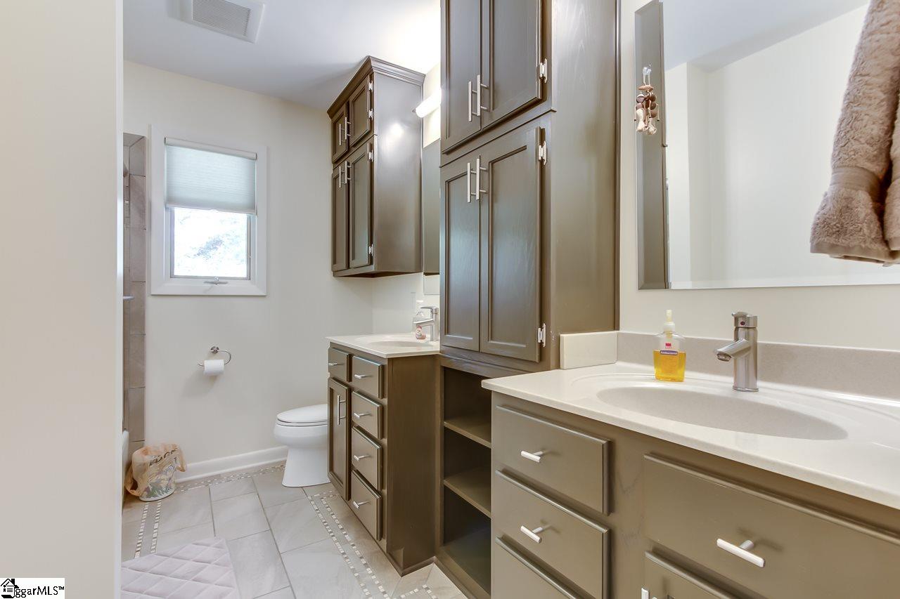 17 Pilgrims Point Road Greenville, SC 29615 - Photo 25 of 36 Gallery Image 25