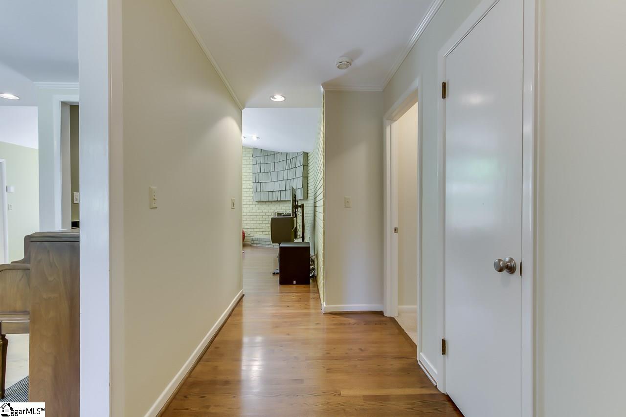 17 Pilgrims Point Road Greenville, SC 29615 - Photo 4 of 36 Gallery Image 4