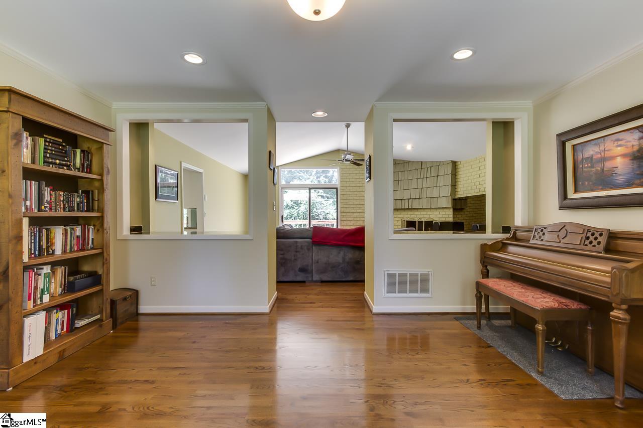 17 Pilgrims Point Road Greenville, SC 29615 - Photo 8 of 36 Gallery Image 8