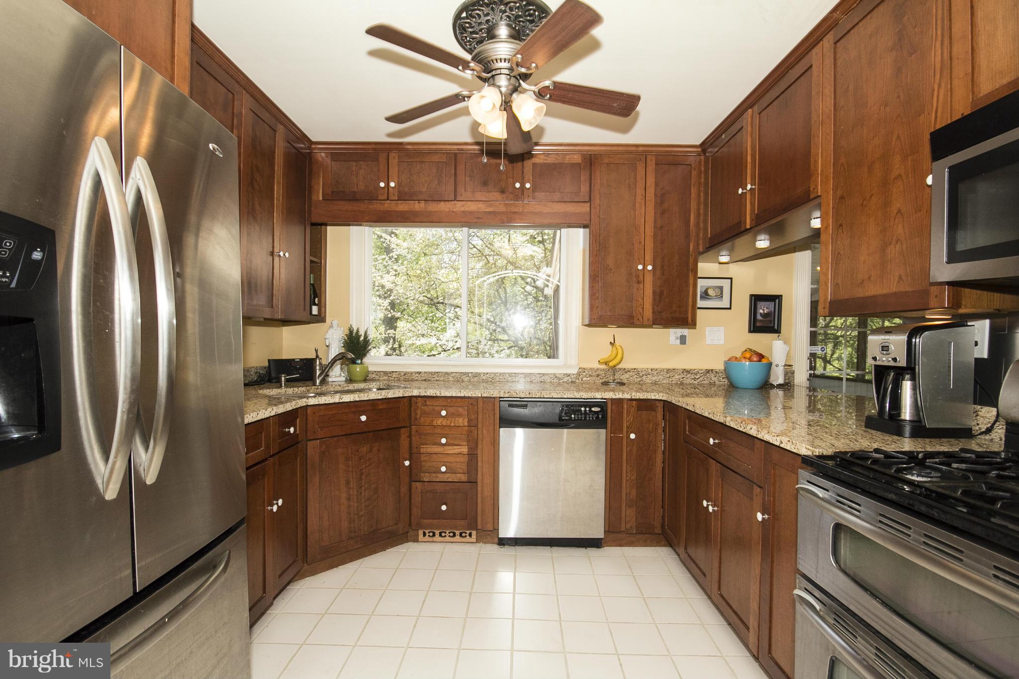 6718 Glenkirk Road Baltimore, MD 21239 - Photo 6 of 30 Fabulous Chef's Kitchen!