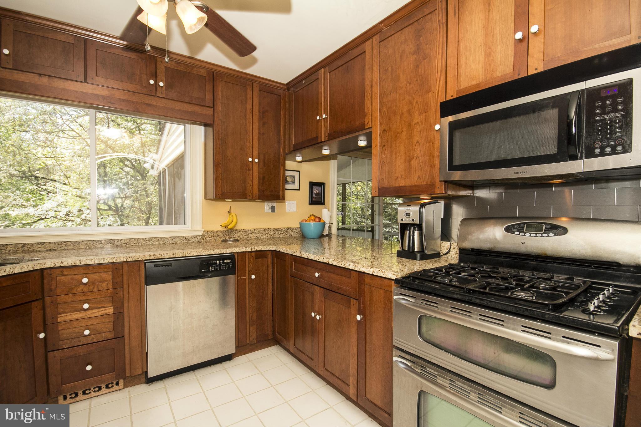 6718 Glenkirk Road Baltimore, MD 21239 - Photo 7 of 30 Fabulous Chef's Kitchen!