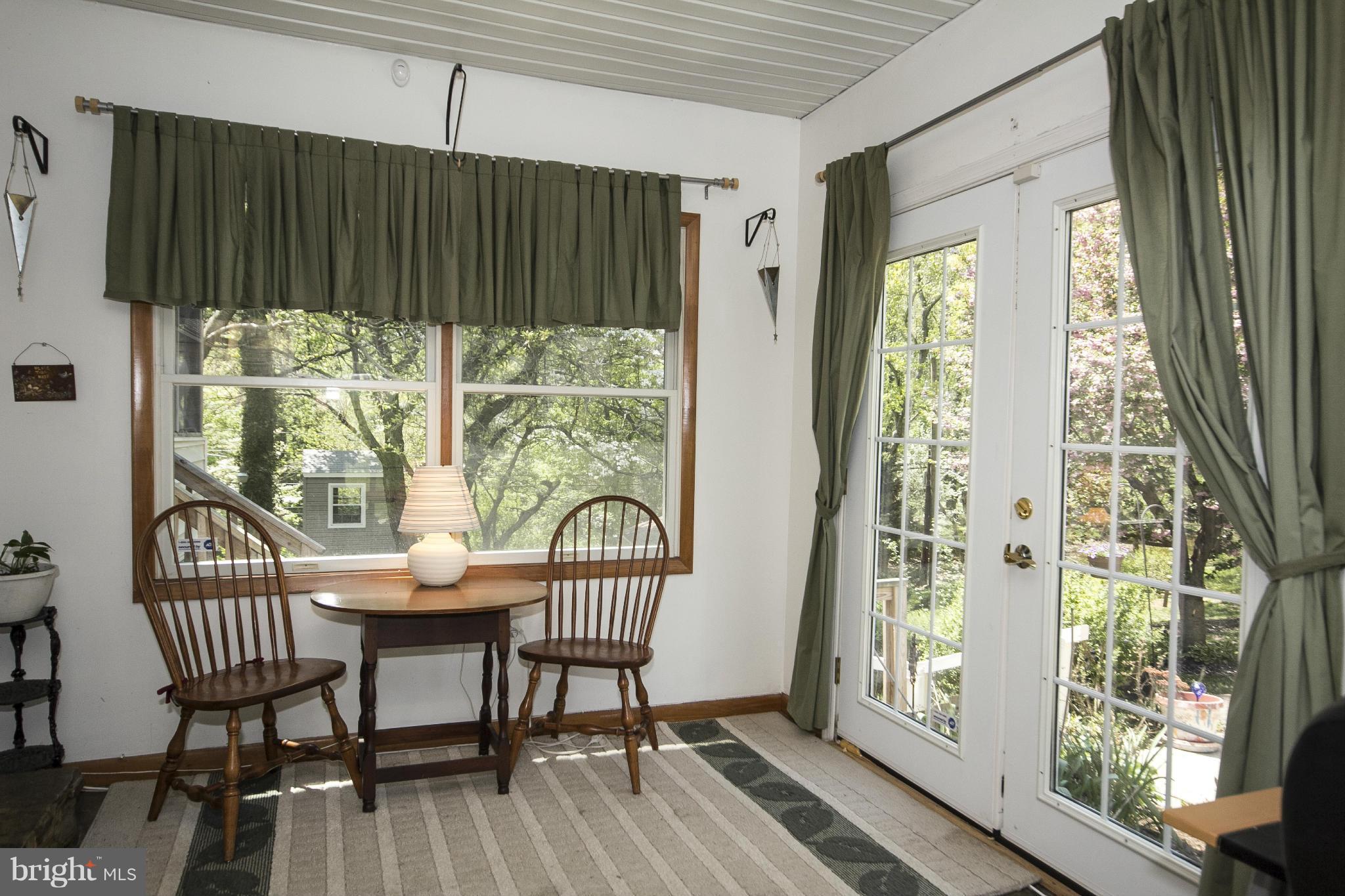 6718 Glenkirk Road Baltimore, MD 21239 - Photo 9 of 30 Office/Den/Sunroom on Main Level!