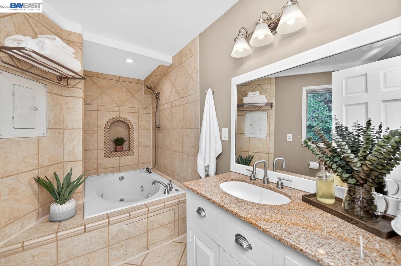 35655 Palomares Road Castro Valley, CA 94552 - Photo 45 of 90