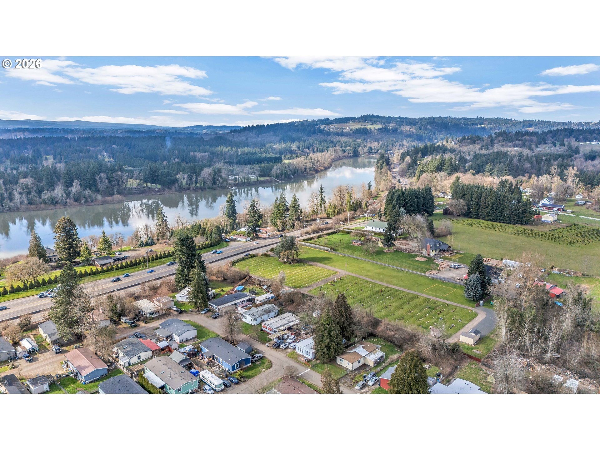 10038 South New Era Road, Unit 25 Canby, OR 97013 - Photo 37 of 39 a view of a city with an ocean