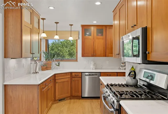 $769,000 | 20 Lowick Drive, Colorado Springs, CO 80906