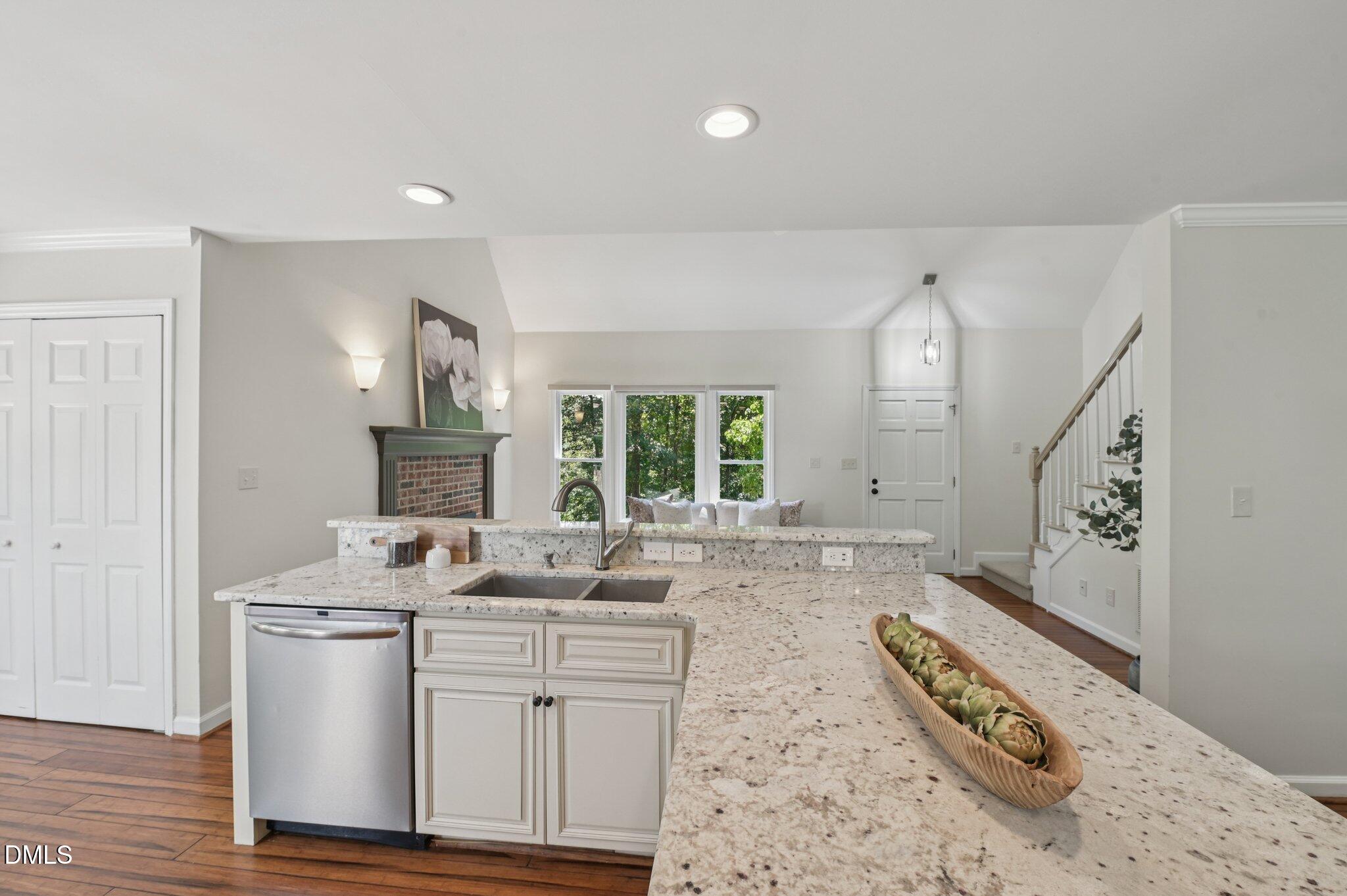 5965 Dunbarton Way Raleigh, NC 27613 - Photo 7 of 30 17-web-or-mls-Dunbarton Way-S2309-017