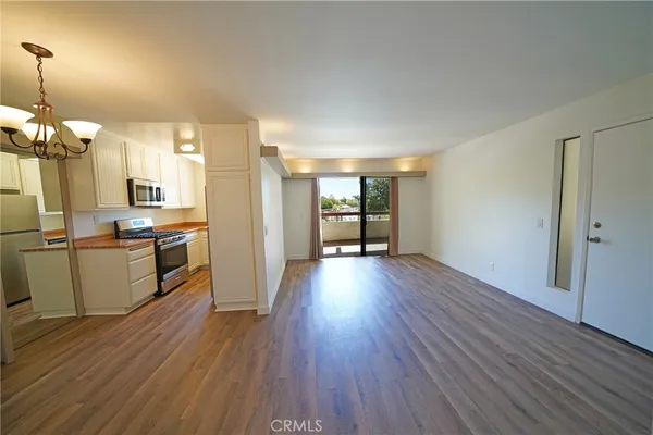 $2,950 | 28015 Sarabande Lane, Unit 1305, Canyon Country, CA 91387