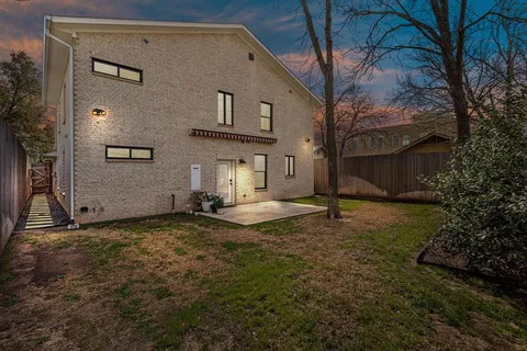 $865,000 | 5332 Pershing Avenue, Fort Worth, TX 76107