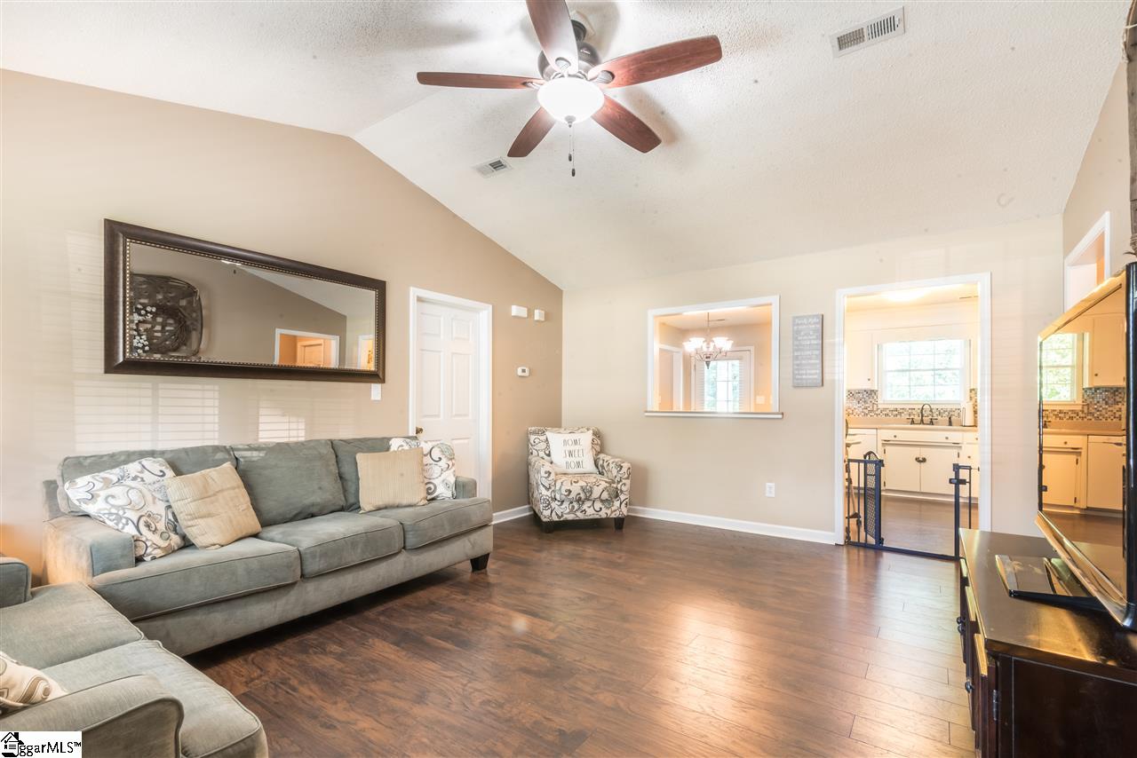 166 Old Timber Road Woodruff, SC 29388 - Photo 4 of 25 Gallery Image 4