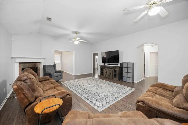 $2,100 | 3345 Berzin Court, Katy, TX 77493