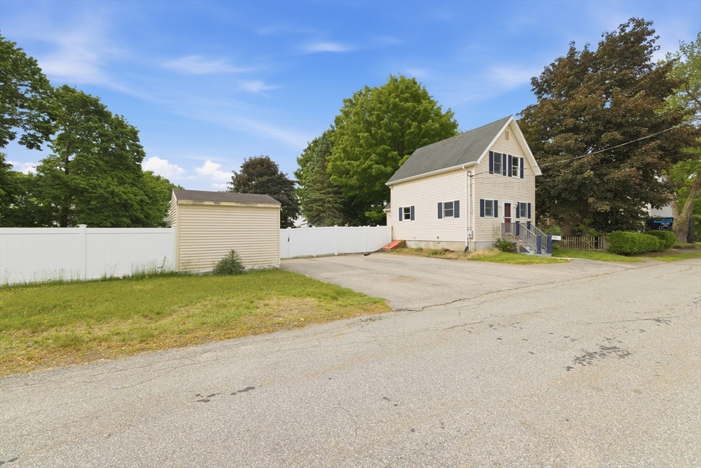 16 Elm Street Reading, MA 01867 - Photo 3 of 42