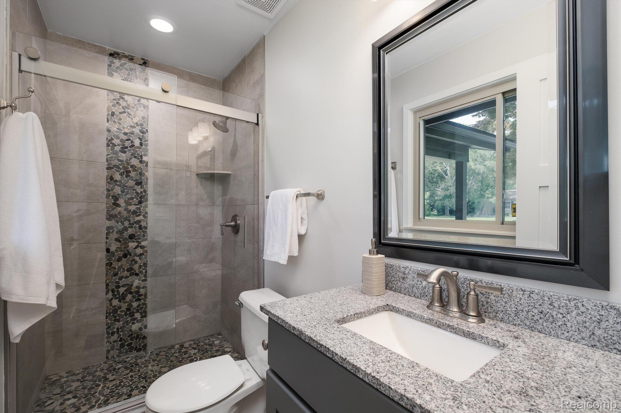 5791 Burnham Road Bloomfield Hills, MI 48302 - Photo 19 of 33 Primary Bathroom