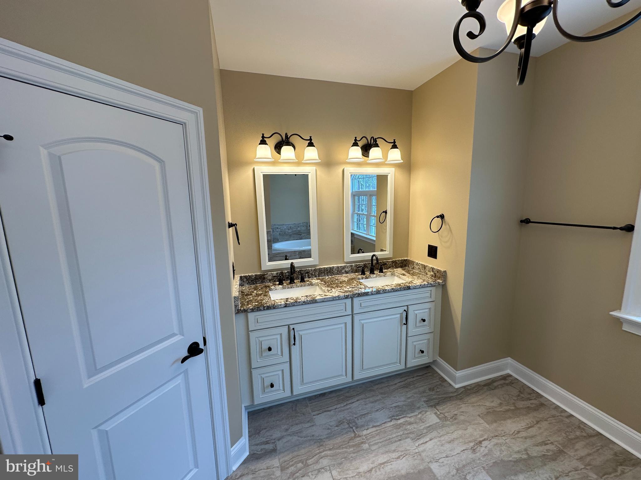 125 Split Rdg Lane Winchester, VA 22602 - Photo 21 of 35 Gallery Image 21