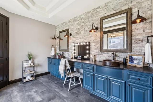 a view of a workspace with furniture