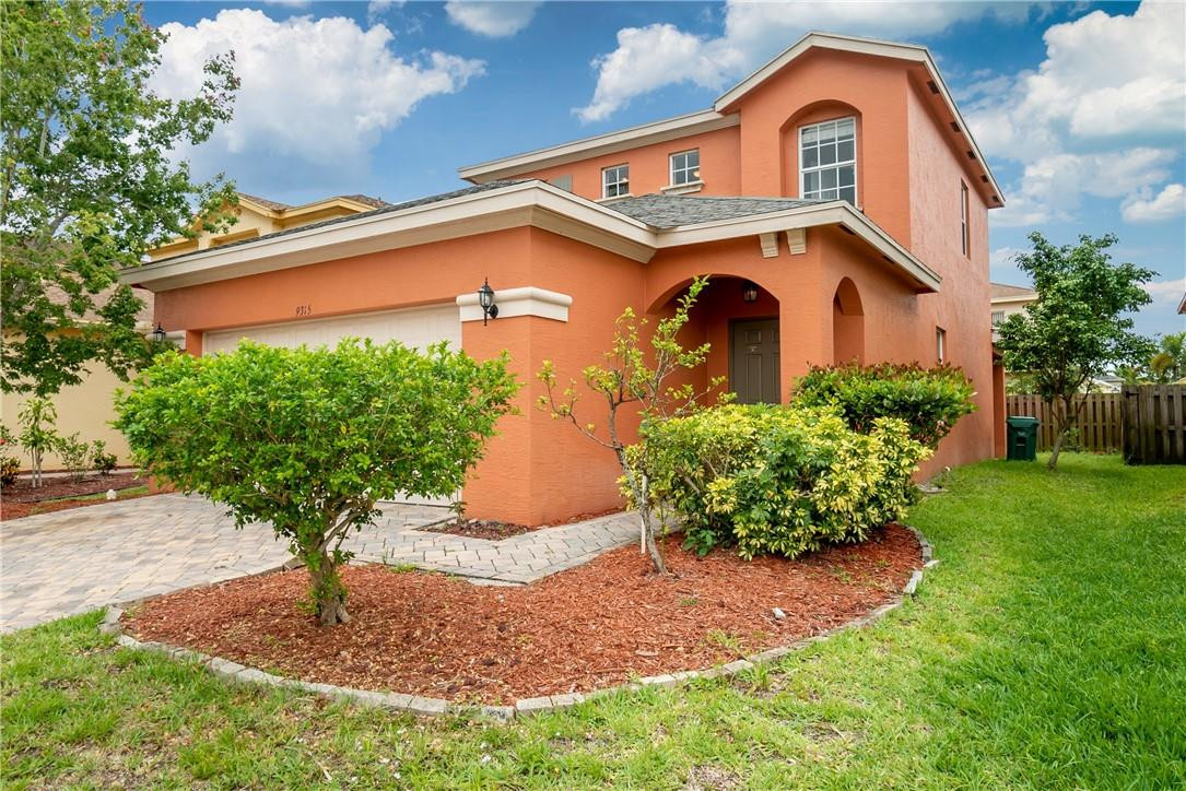 9315 Breakers Row Fort Pierce, FL 34945 - Photo 2 of 32 Photo 2