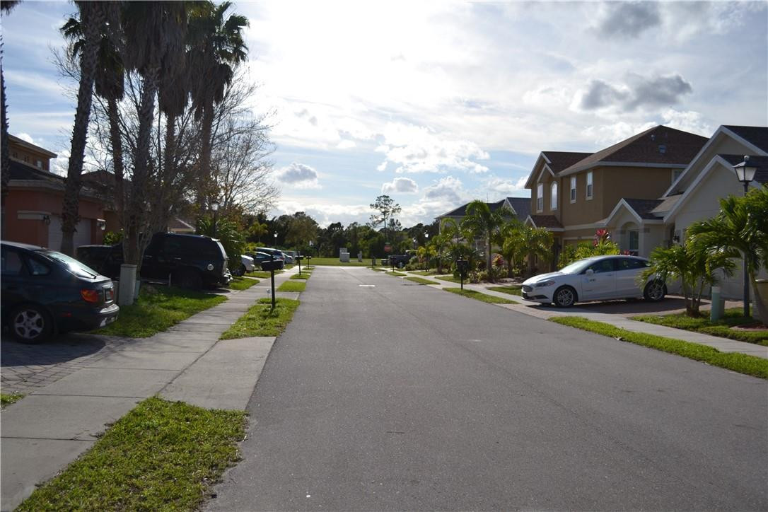 9315 Breakers Row Fort Pierce, FL 34945 - Photo 29 of 32 Photo 29
