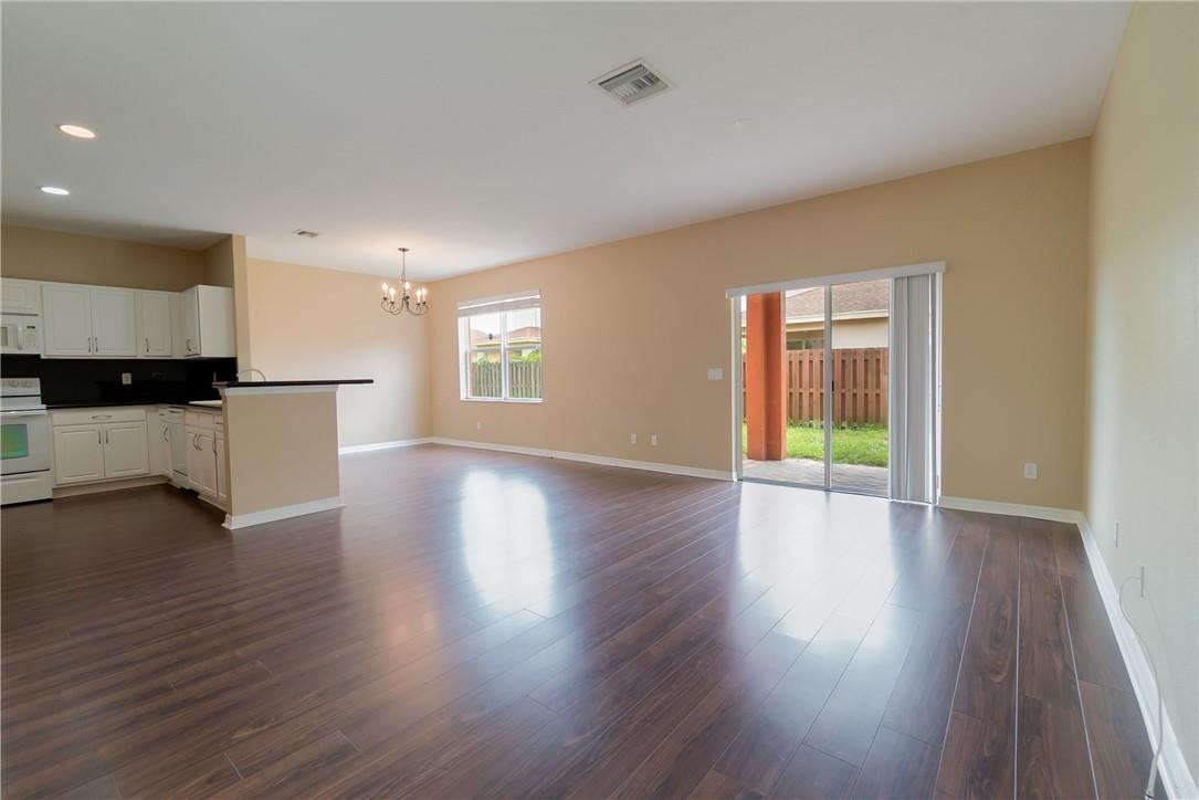 9315 Breakers Row Fort Pierce, FL 34945 - Photo 5 of 32 Photo 5