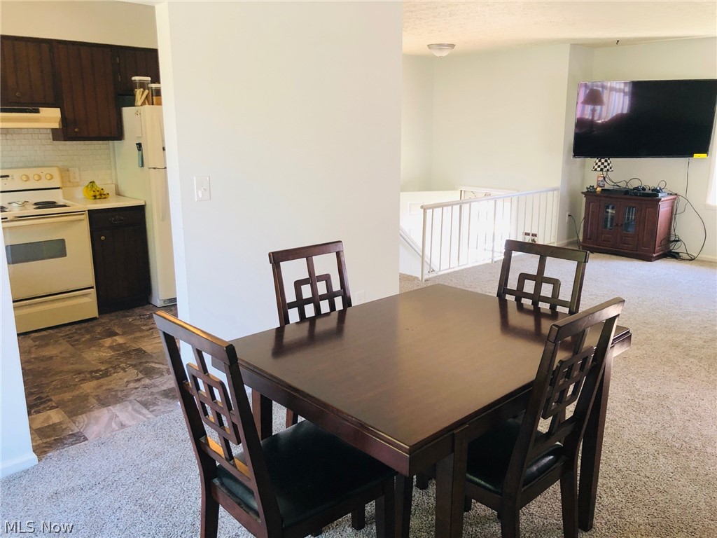 750 Brush Road Ravenna, OH 44266 - Photo 7 of 27 Gallery Image 7