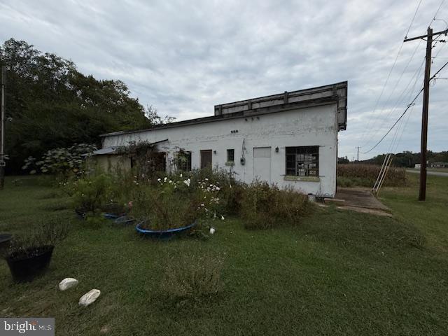 8286 James Madison Parkway King George, VA 22485 - Photo 25 of 26 a backyard of a house with lots of green space