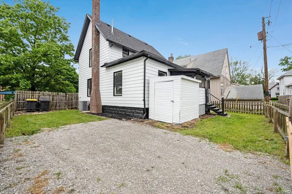 $209,900 | 110 North Sheridan Street, Kendallville, IN 46755