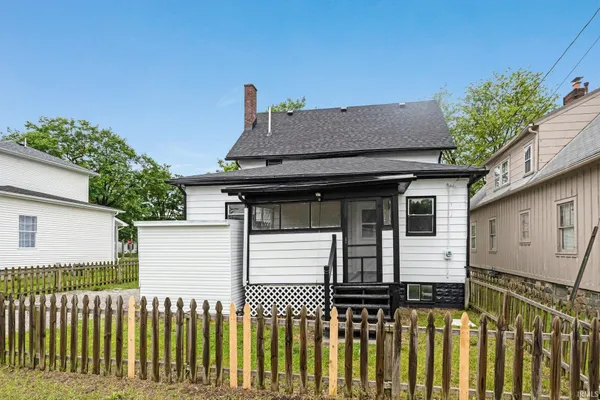 $204,900 | 110 North Sheridan Street, Kendallville, IN 46755
