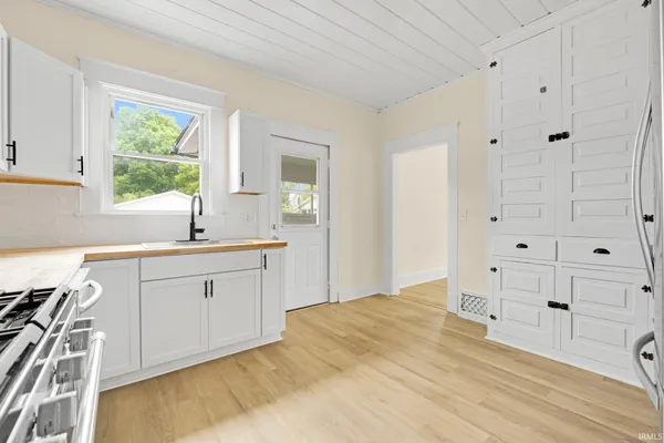 $209,900 | 110 North Sheridan Street, Kendallville, IN 46755