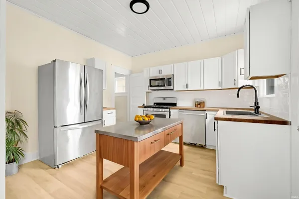 $204,900 | 110 North Sheridan Street, Kendallville, IN 46755