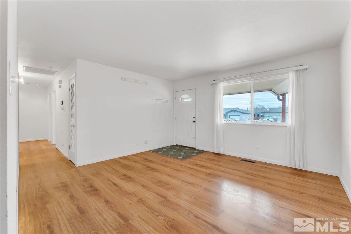 643 Ibis Lane Reno, NV 89503 - Photo 5 of 40 Photo 5