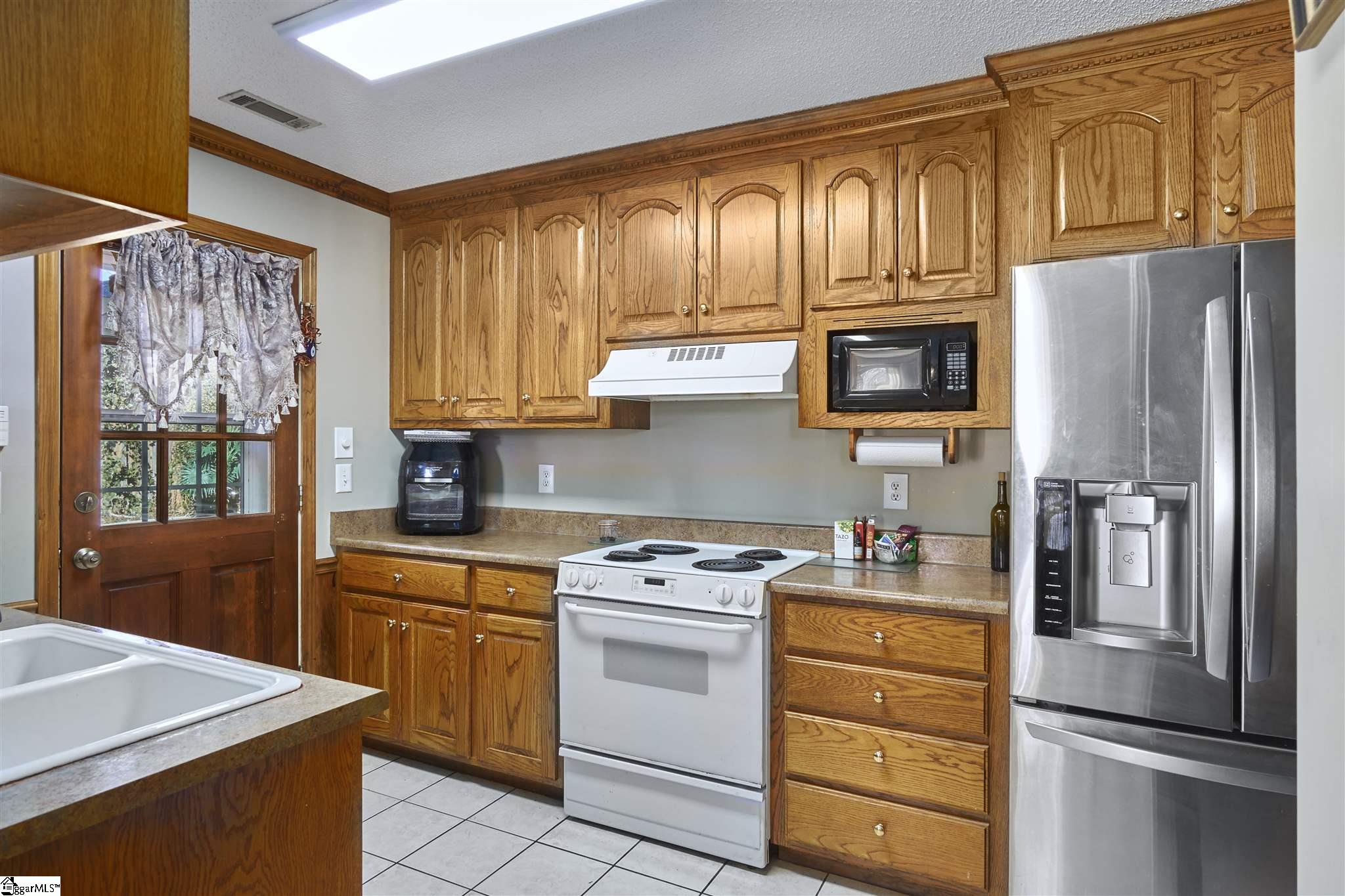 605 Motor Boat Club Road Greenville, SC 29611 - Photo 14 of 36 Gallery Image 14