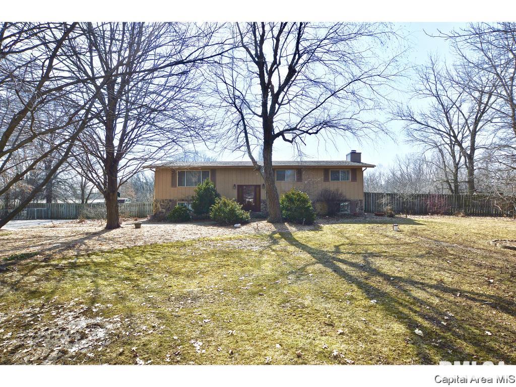 4920 Whispering Lane Rochester, IL 62563 - Photo 1 of 35