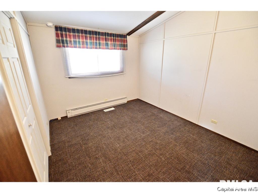 4920 Whispering Lane Rochester, IL 62563 - Photo 14 of 35