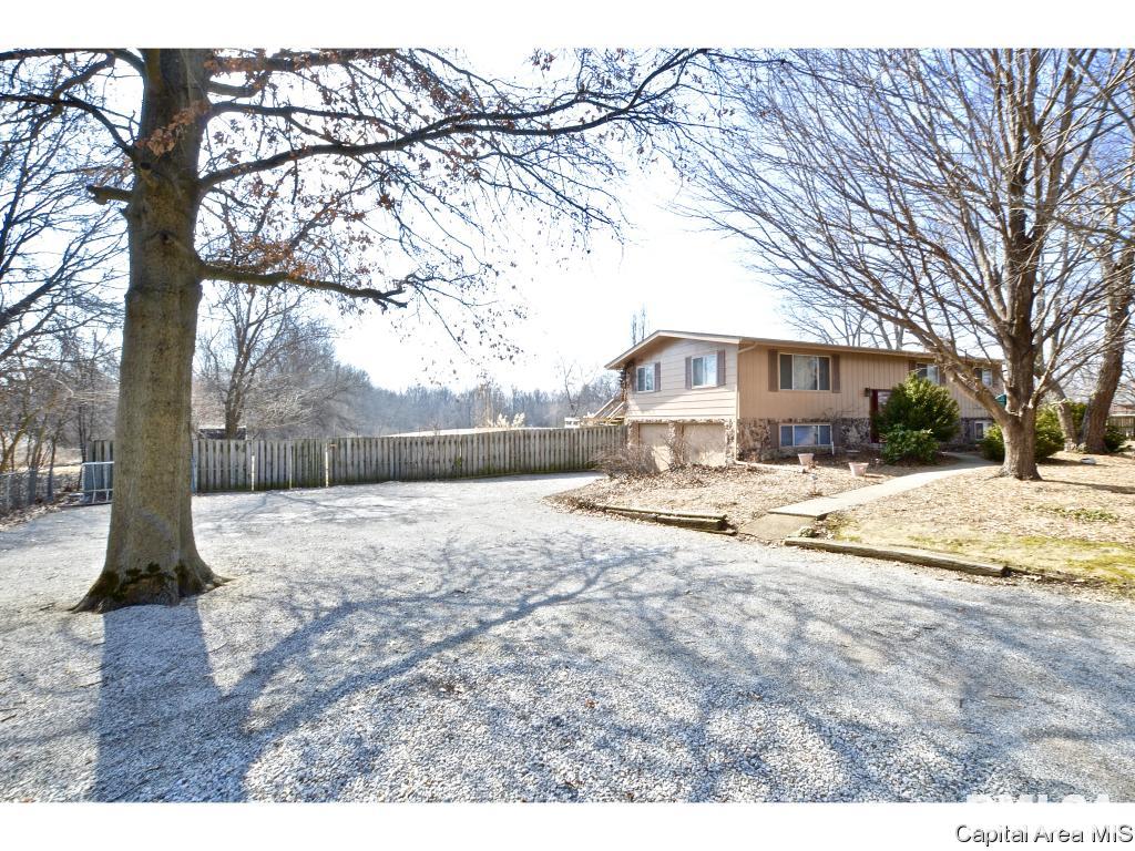 4920 Whispering Lane Rochester, IL 62563 - Photo 2 of 35