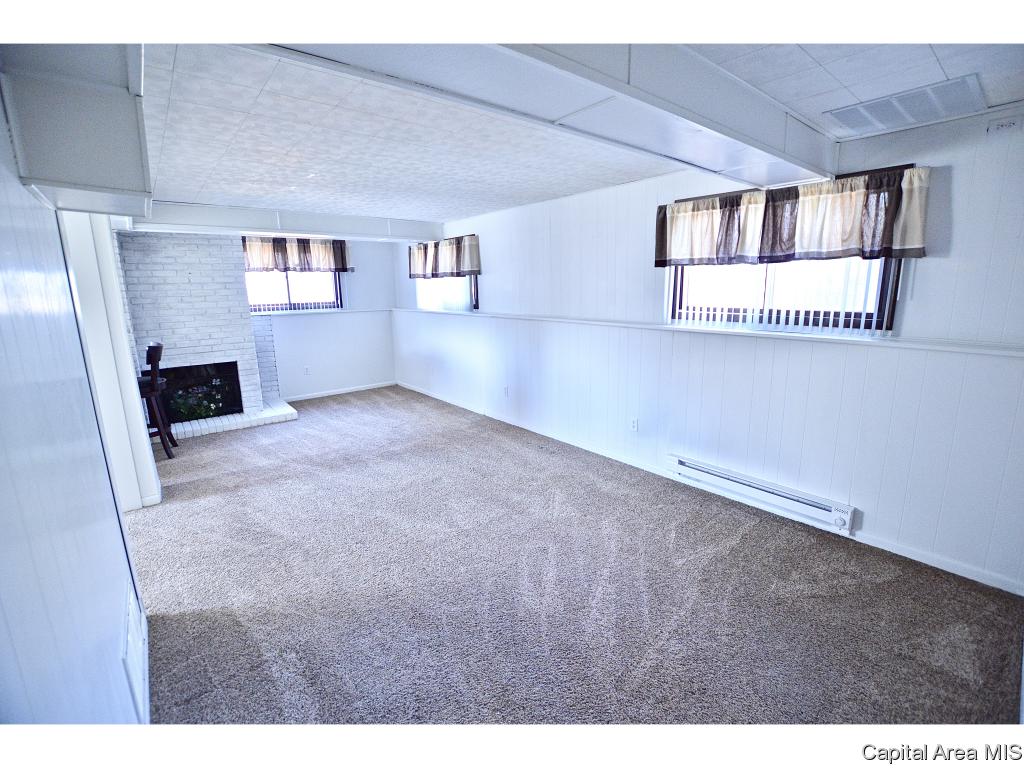 4920 Whispering Lane Rochester, IL 62563 - Photo 23 of 35