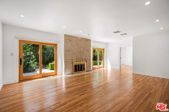 $9,400 | 4339 Mariota Avenue, Toluca Lake, CA 91602