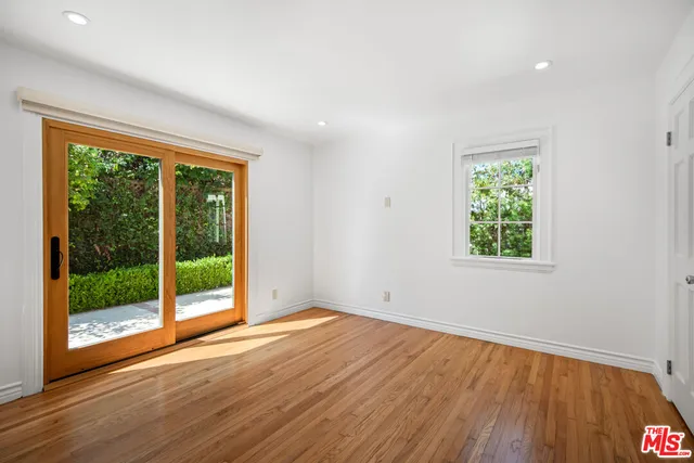 $9,400 | 4339 Mariota Avenue, Toluca Lake, CA 91602