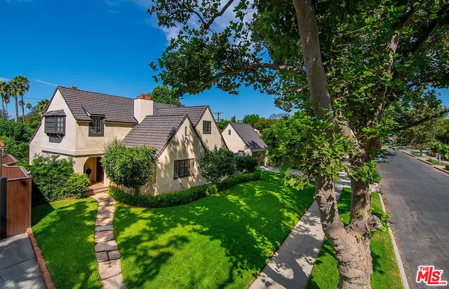 $9,400 | 4339 Mariota Avenue, Toluca Lake, CA 91602