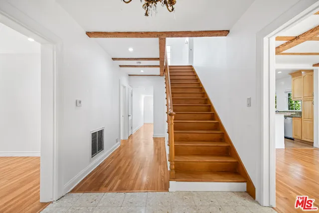 $9,400 | 4339 Mariota Avenue, Toluca Lake, CA 91602