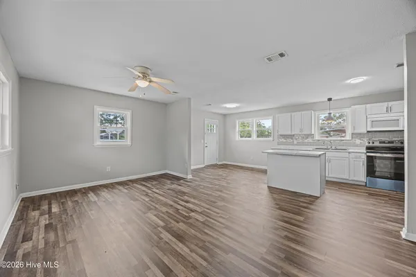 $2,300 | 26 Stoney Road, Castle Hayne, NC 28429