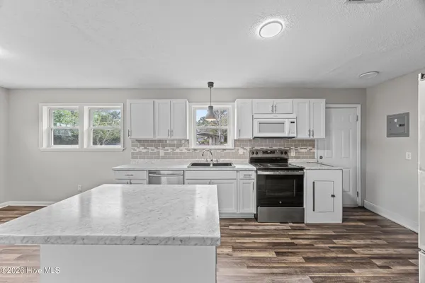 $2,300 | 26 Stoney Road, Castle Hayne, NC 28429