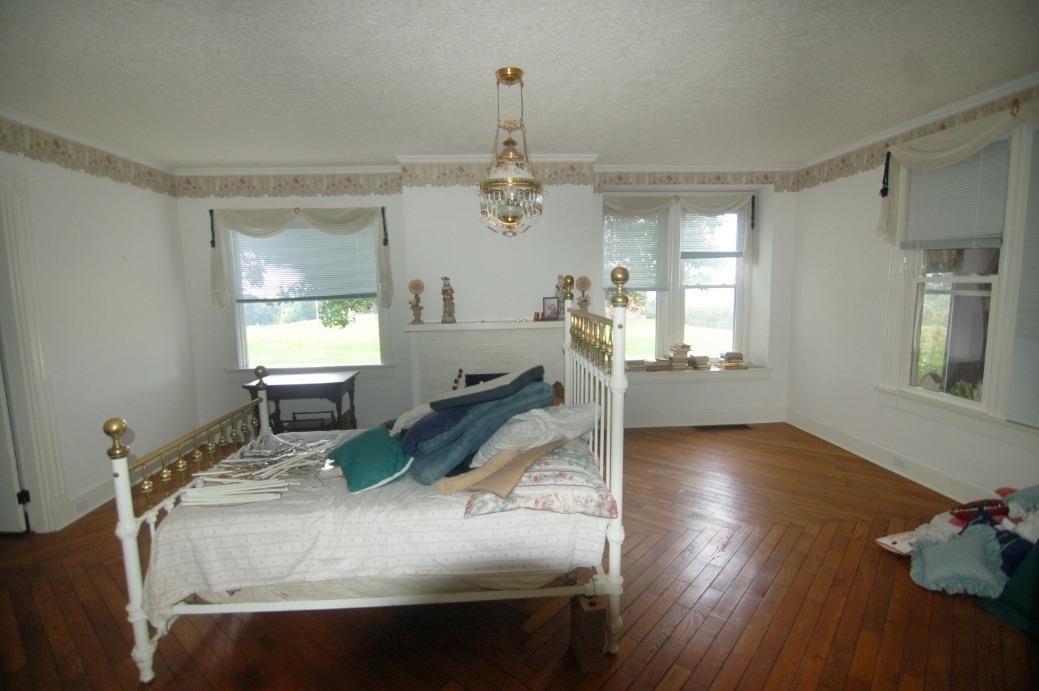 305 Cobb Road Aurora, IN 47001 - Photo 7 of 19 Gallery Image 7