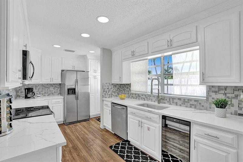 2720 Northeast 26th Street Lighthouse Point, FL 33064 - Photo 11 of 24 Photo 11